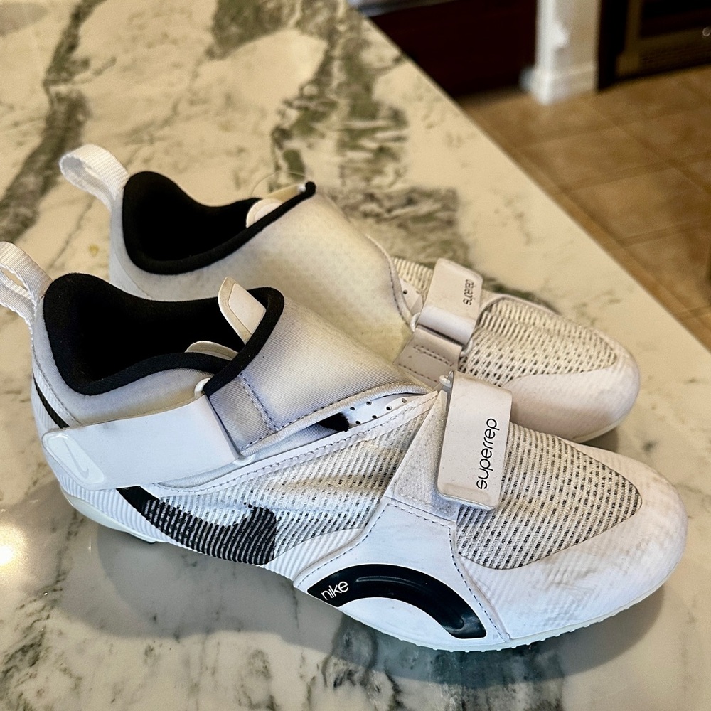 Nike Spin Shoes White and Black